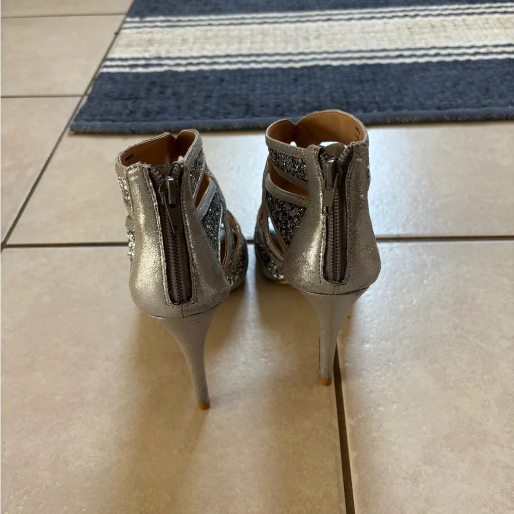 Steve Madden silver glitter heels - Picture 4 of 4